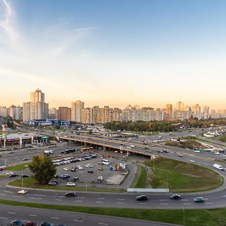 Апартаменты На Метро "Осокорки" Kiev Ngoại thất bức ảnh