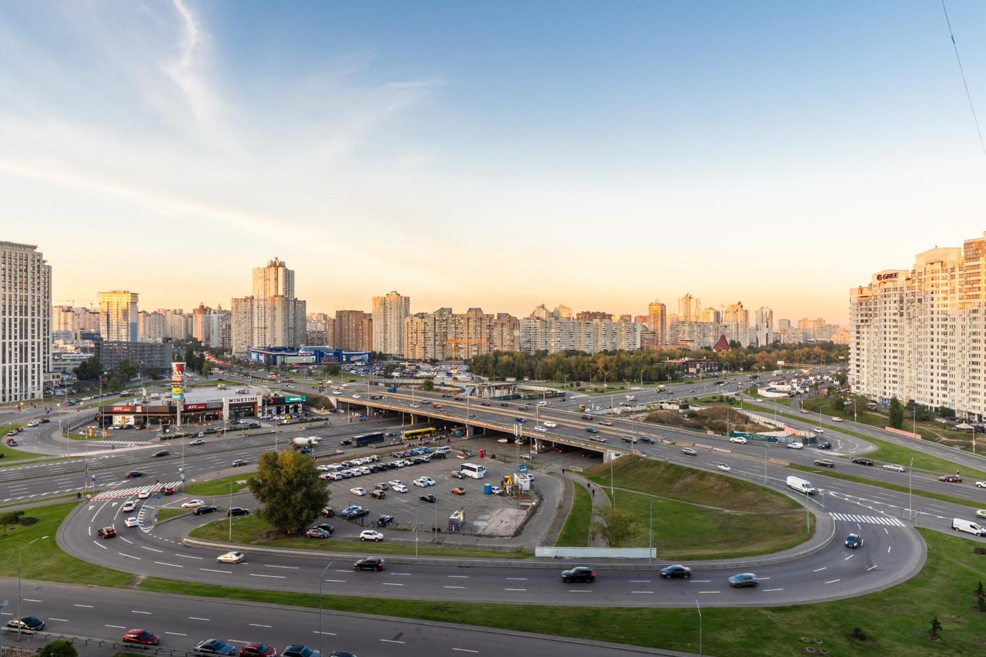 Апартаменты На Метро "Осокорки" Kiev Ngoại thất bức ảnh
